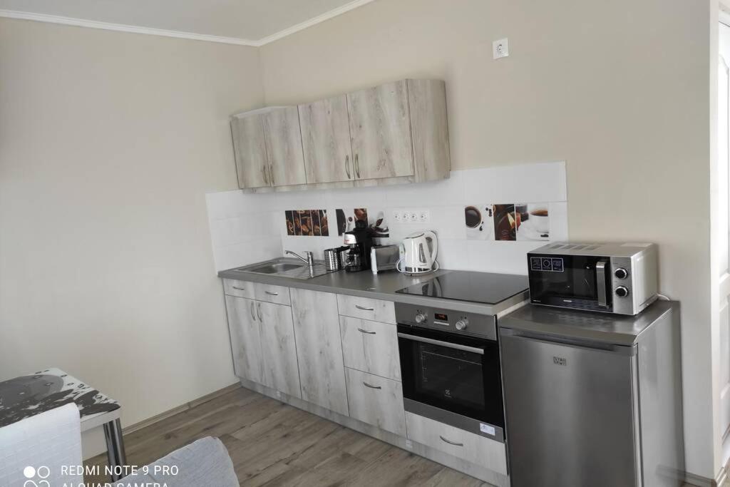 Süni apartman Ordacsehi Exterior foto