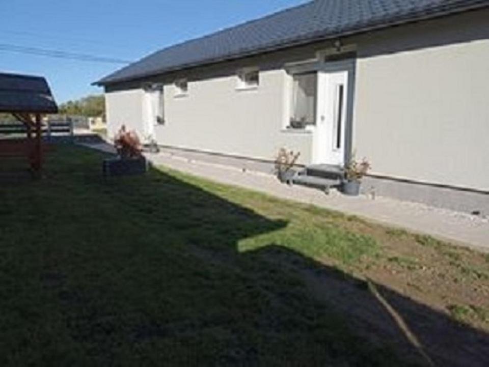 Süni apartman Ordacsehi Exterior foto