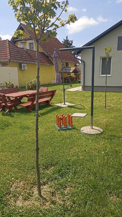 Süni apartman Ordacsehi Exterior foto
