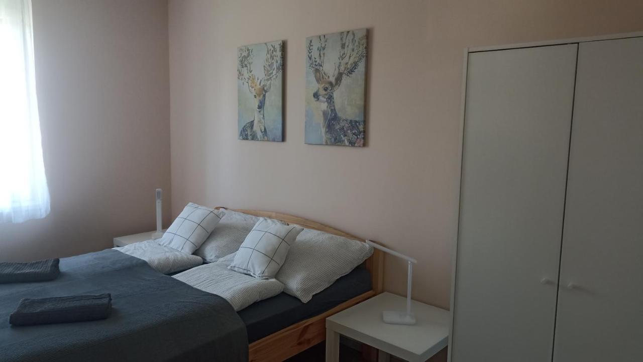 Süni apartman Ordacsehi Exterior foto